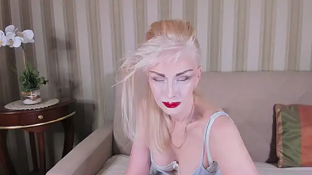 Snapshot of Rita_Farel chatting on August 8, 2026, 9:22 pm Rita Farel online show from August 8, 2026, 9:22 pm