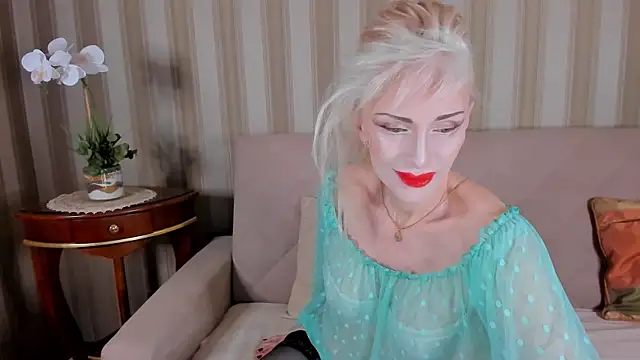 Rita Farel online show from February 5, 2025, 8:35 pm