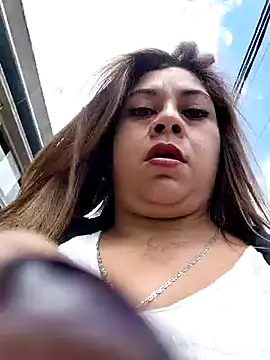 Laura-Hernandez online show from November 18, 2025, 4:21 pm