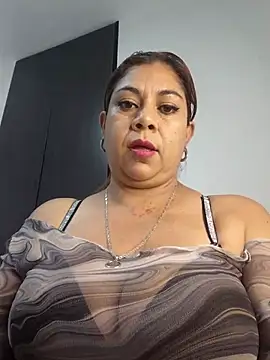 Laura-Hernandez online show from May 7, 2026, 3:04 pm