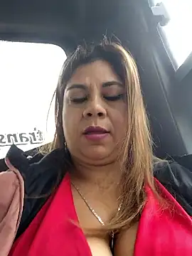 Laura-Hernandez online show from November 14, 2025, 3:26 pm