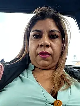 Laura-Hernandez online show from January 16, 2026, 2:43 pm