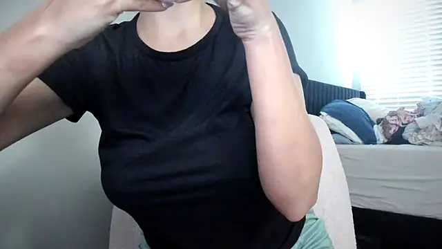 Snapshot of bigb00tyjudyyX chatting on October 9, 2025, 3:23 pm bigb00tyjudyyX online show from October 9, 2025, 3:23 pm