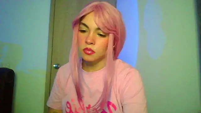 Snapshot of Kiri_Cutee chatting on October 16, 2025, 4:21 am Kiri Cutee online show from October 16, 2025, 4:21 am