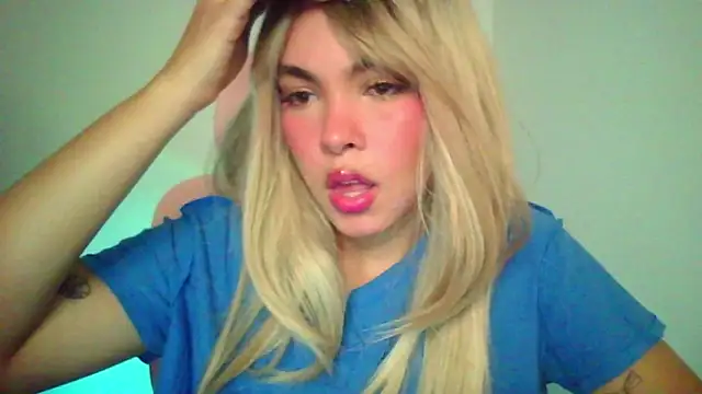 Snapshot of Kiri_Cutee chatting on January 13, 2026, 3:54 am Kiri Cutee online show from January 13, 2026, 3:54 am