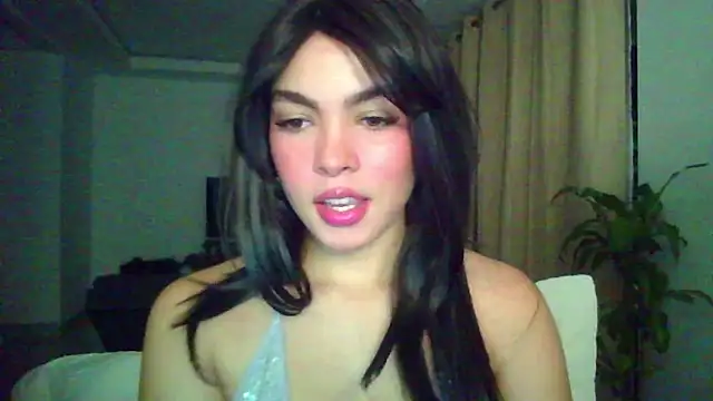 Snapshot of Kiri_Cutee chatting on November 18, 2025, 4:05 am Kiri Cutee online show from November 18, 2025, 4:05 am