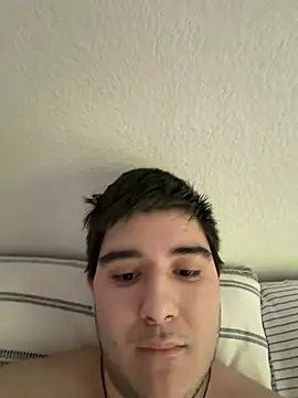 Snapshot of Yann_18 chatting on May 4, 2026, 2:53 pm Yann 18 online show from May 4, 2026, 2:53 pm