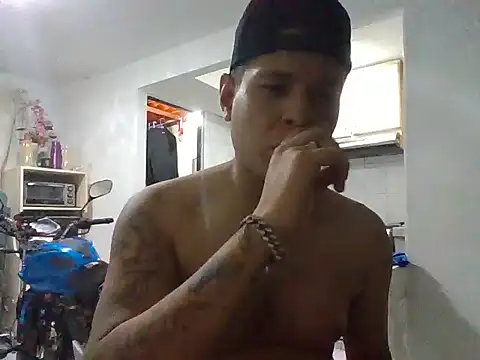 Snapshot of M3X1C4N069 chatting on June 16, 2026, 9:31 am M3X1C4N069 online show from June 16, 2026, 9:31 am