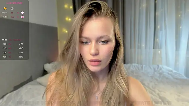 Snapshot of BritneyRoot chatting on January 27, 2025, 8:28 pm BritneyRoot online show from January 27, 2025, 8:28 pm