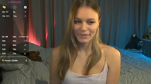 Snapshot of BritneyRoot chatting on February 16, 2025, 2:00 pm BritneyRoot online show from February 16, 2025, 2:00 pm