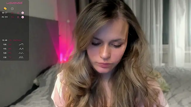 Snapshot of BritneyRoot chatting on February 3, 2025, 7:31 pm BritneyRoot online show from February 3, 2025, 7:31 pm