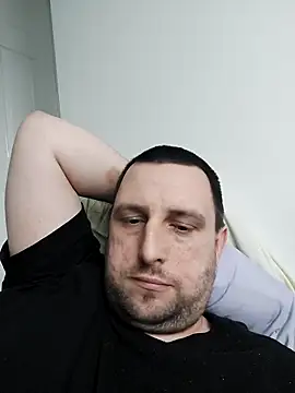 Snapshot of HE-M123 chatting on October 8, 2025, 4:40 pm HE-M123 online show from October 8, 2025, 4:40 pm