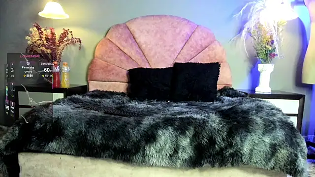 Alliemilky online show from November 12, 2025, 3:43 am