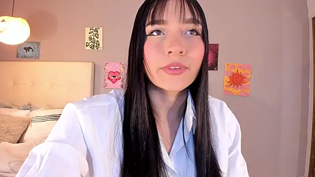 Snapshot of Maia_W10 chatting on June 19, 2026, 12:22 pm Maia W10 online show from June 19, 2026, 12:22 pm