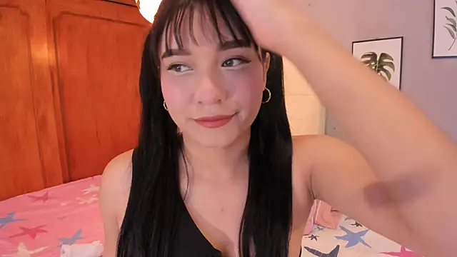 Snapshot of Maia_W10 chatting on November 18, 2025, 12:30 pm Maia W10 online show from November 18, 2025, 12:30 pm