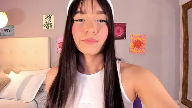 Snapshot of Maia_W10 chatting on July 1, 2026, 12:27 pm Maia W10 online show from July 1, 2026, 12:27 pm