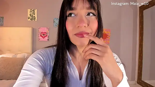 Snapshot of Maia_W10 chatting on June 27, 2026, 12:22 pm Maia W10 online show from June 27, 2026, 12:22 pm