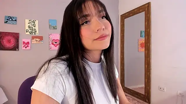 Snapshot of Maia_W10 chatting on July 23, 2026, 12:24 pm Maia W10 online show from July 23, 2026, 12:24 pm