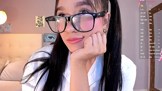 Snapshot of Maia_W10 chatting on May 12, 2026, 12:22 pm Maia W10 online show from May 12, 2026, 12:22 pm