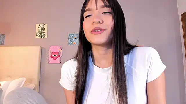 Snapshot of Maia_W10 chatting on June 28, 2026, 3:29 pm Maia W10 online show from June 28, 2026, 3:29 pm