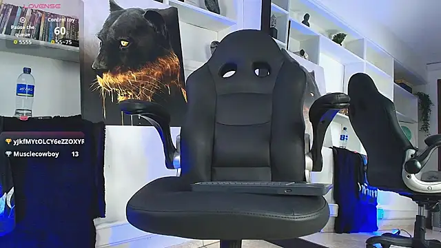 Snapshot of Regan__ chatting on March 10, 2026, 11:20 pm Regan online show from March 10, 2026, 11:20 pm