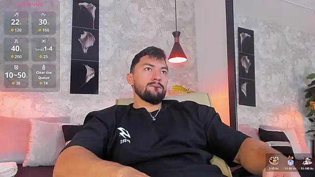 Snapshot of Regan__ chatting on December 3, 2025, 1:17 am Regan online show from December 3, 2025, 1:17 am