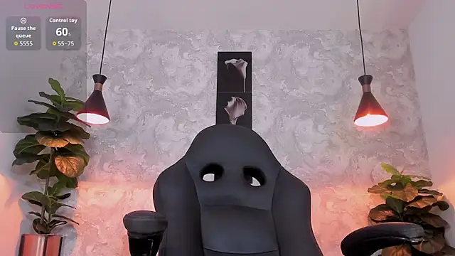 Snapshot of Regan__ chatting on February 15, 2026, 8:02 am Regan online show from February 15, 2026, 8:02 am