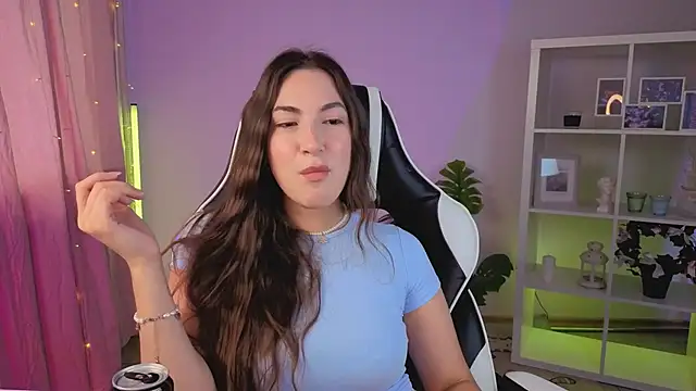 MelissaLovvv online show from July 18, 2026, 3:26 am