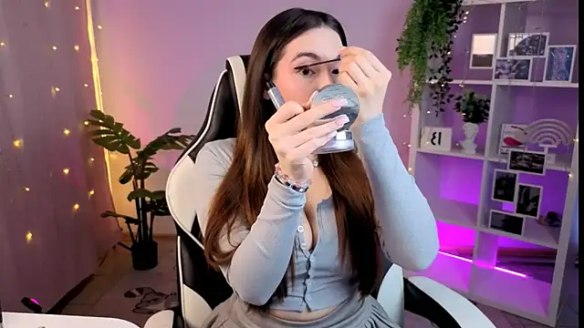 Snapshot of MelissaLovvv chatting on November 24, 2025, 4:34 am MelissaLovvv online show from November 24, 2025, 4:34 am