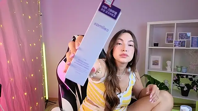 MelissaLovvv online show from June 27, 2026, 3:56 am
