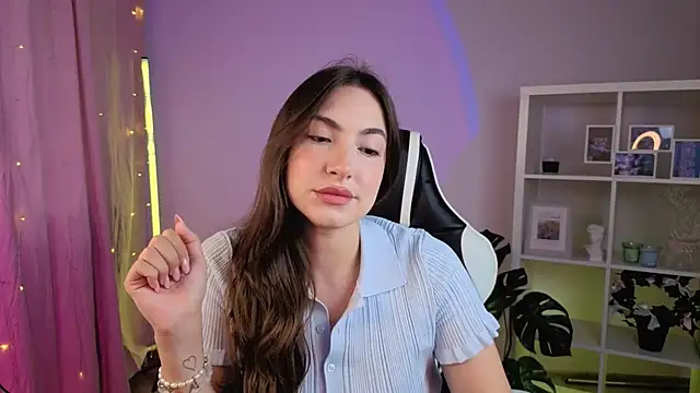 MelissaLovvv online show from June 24, 2026, 3:27 am