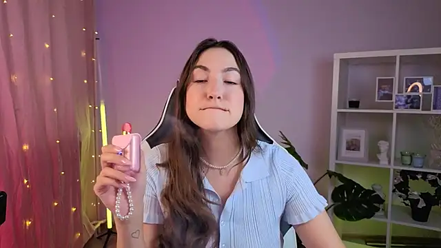 MelissaLovvv online show from July 1, 2026, 3:51 am