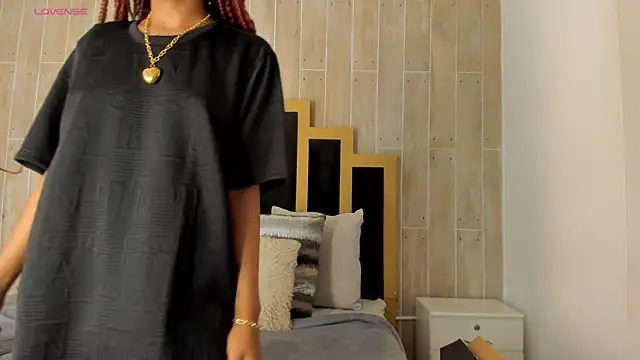 Snapshot of AriaFoster chatting on October 19, 2025, 12:02 am AriaFoster online show from October 19, 2025, 12:02 am