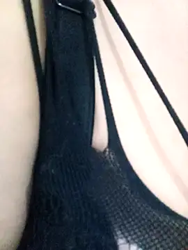 Snapshot of AngeleRoux chatting on November 28, 2025, 1:33 pm AngeleRoux online show from November 28, 2025, 1:33 pm