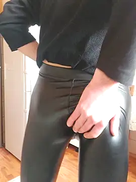 S3rgybisex online show from September 30, 2025, 2:23 pm