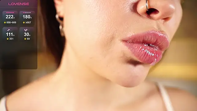 Snapshot of alma_yammy chatting on October 19, 2025, 5:59 pm alma yammy online show from October 19, 2025, 5:59 pm