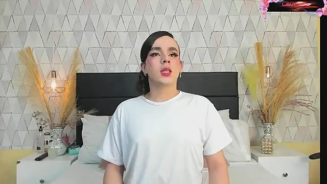 JustinePerry online show from February 11, 2026, 4:23 am