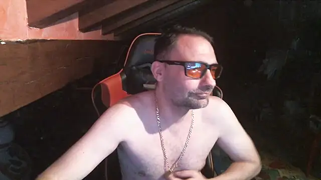 Snapshot of 6996horus chatting on September 9, 2025, 9:35 pm 6996horus online show from September 9, 2025, 9:35 pm