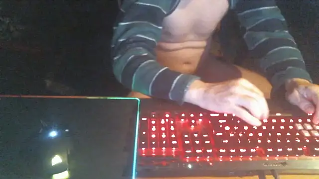 Snapshot of 6996horus chatting on December 13, 2024, 4:54 am 6996horus online show from December 13, 2024, 4:54 am