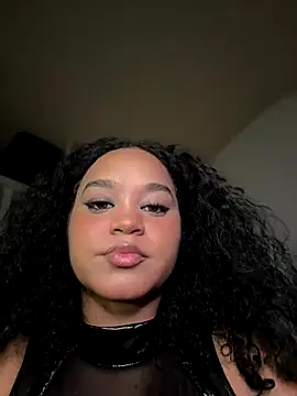 Snapshot of Lucy_wilson5 chatting on October 18, 2025, 11:29 pm Lucy wilson5 online show from October 18, 2025, 11:29 pm