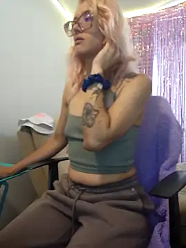 Snapshot of 911Calling chatting on February 28, 2025, 9:44 pm 911Calling online show from February 28, 2025, 9:44 pm