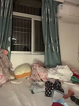 Snapshot of Angie_88 chatting on October 28, 2025, 5:12 pm Angie 88 online show from October 28, 2025, 5:12 pm