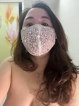 Snapshot of Angie_88 chatting on September 18, 2025, 5:43 am Angie 88 online show from September 18, 2025, 5:43 am