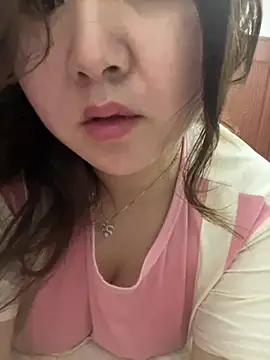 Snapshot of Angie_88 chatting on March 2, 2025, 9:10 am Angie 88 online show from March 2, 2025, 9:10 am