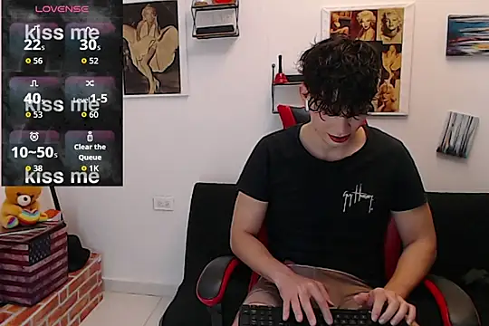 Angelo-cianuro- online show from October 12, 2025, 10:55 pm