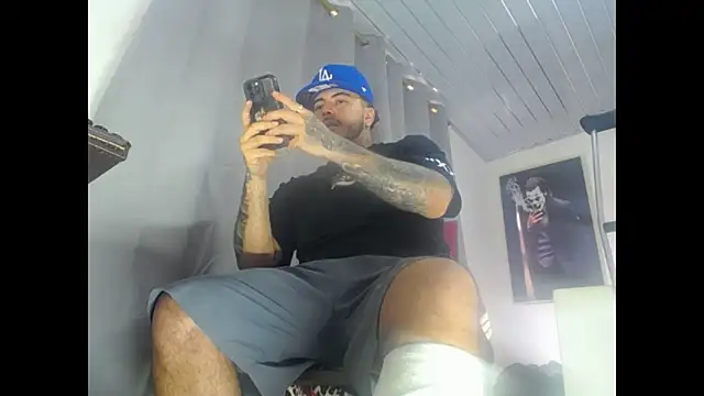 Dexter-T online show from December 22, 2025, 5:57 pm