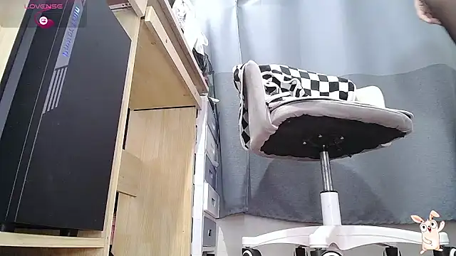 Snapshot of CN-Doudou chatting on October 14, 2025, 4:13 am CN-Doudou online show from October 14, 2025, 4:13 am