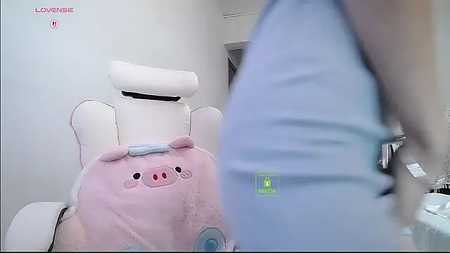 CN-Doudou online show from April 24, 2026, 3:52 am