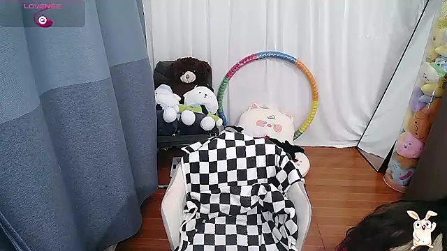 Snapshot of CN-Doudou chatting on October 18, 2025, 1:29 am CN-Doudou online show from October 18, 2025, 1:29 am