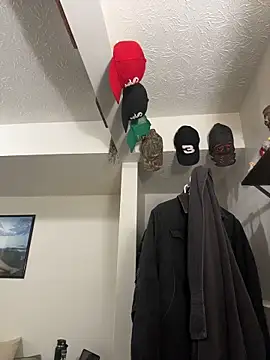 Snapshot of slam_bro chatting on December 14, 2025, 12:50 am slam bro online show from December 14, 2025, 12:50 am